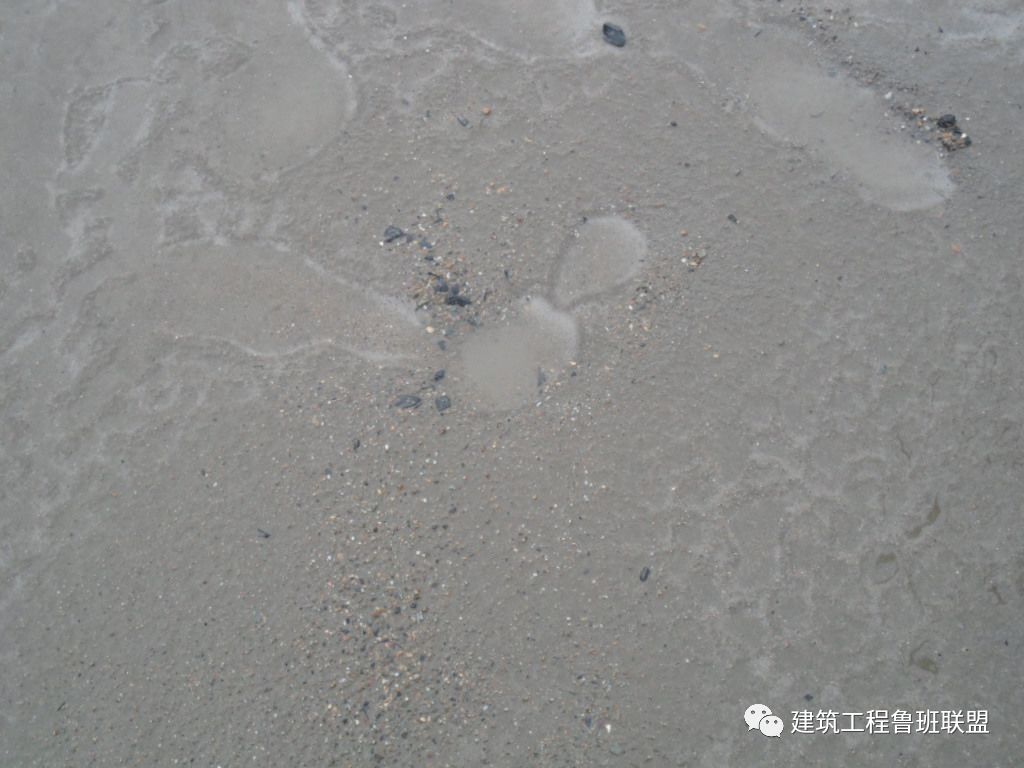 混凝土浇筑时突降暴雨怎么办？听听一线专家怎么说！